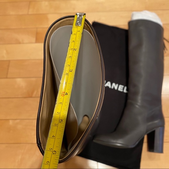 Chanel dark grey boots - Picture 6 of 13